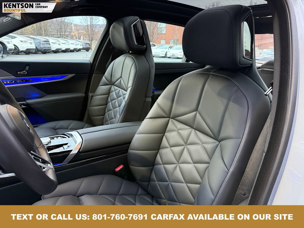 Used 2025 BMW 740i xDrive 740i xDrive image 30