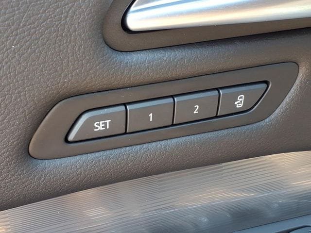 Used 2024 Cadillac XT4 Premium Luxury AWD/4WD image 11