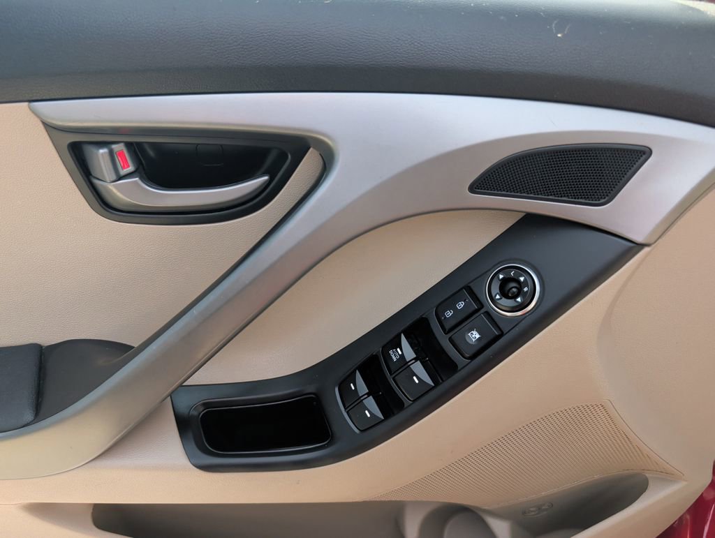 Used 2016 Hyundai Elantra SE FWD image 10