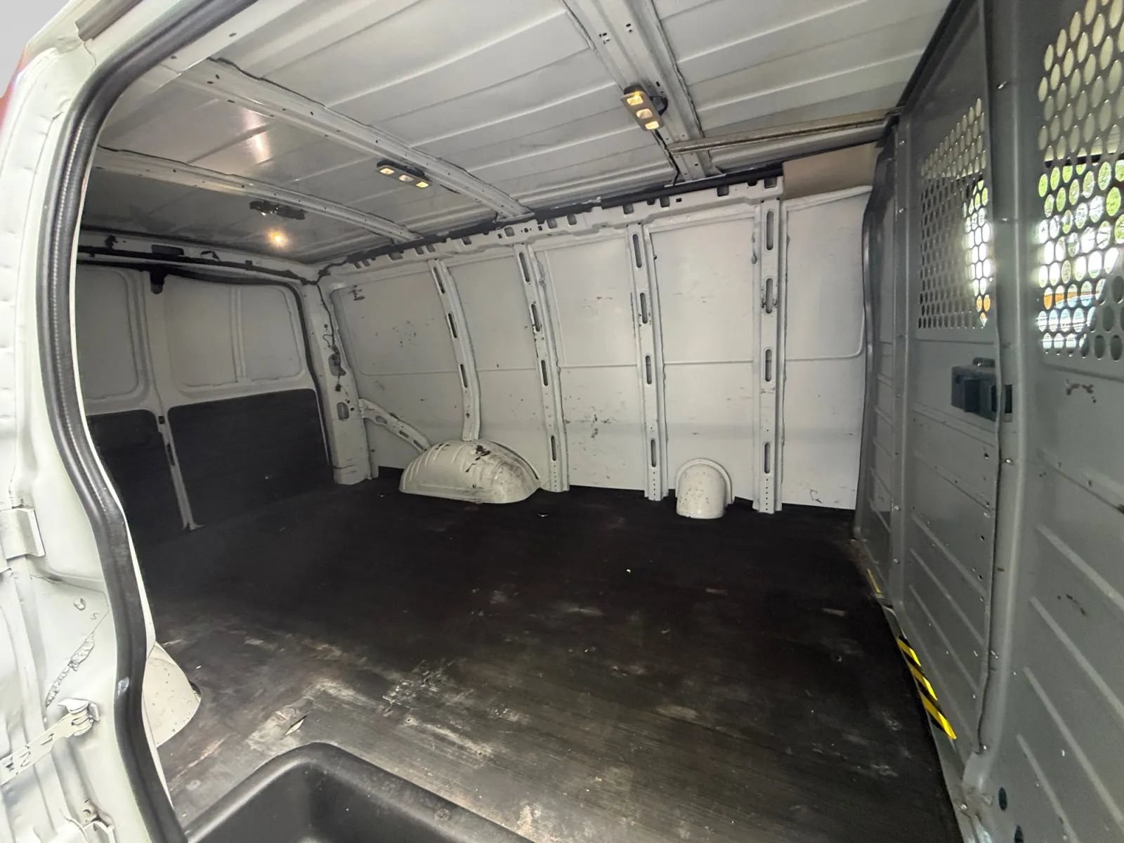 Used 2020 Chevrolet Express 2500 w/ Driver Convenience Package RWD image 33