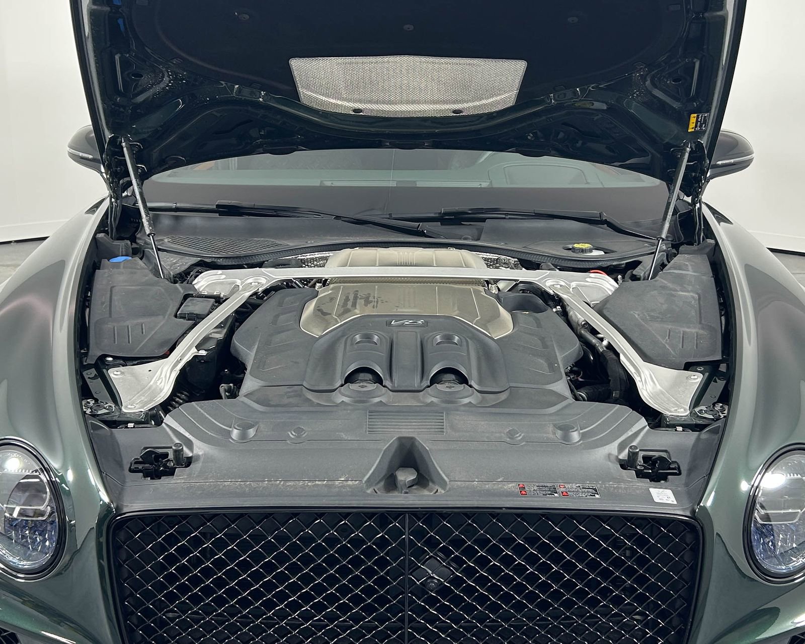 Used 2024 Bentley Continental GT V8 image 41