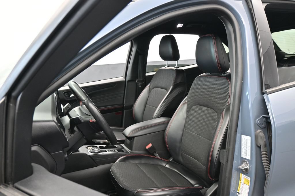 Used 2024 Ford Escape ST-Line w/ Tech Pack #1 FWD image 10