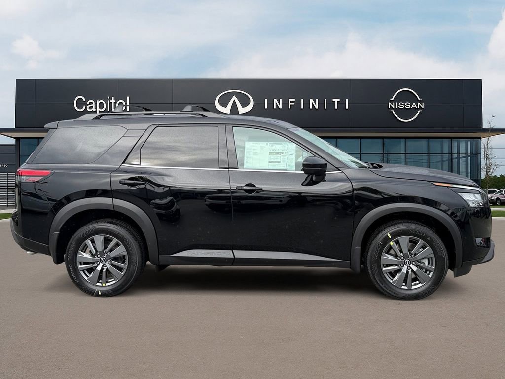 New 2025 Nissan Pathfinder SV image 4