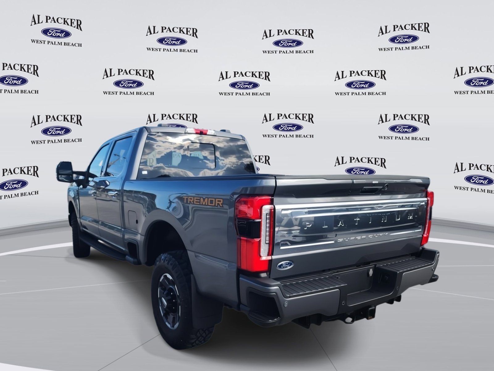 Used 2023 Ford F250 Platinum w/ Tremor Off-Road Package image 3