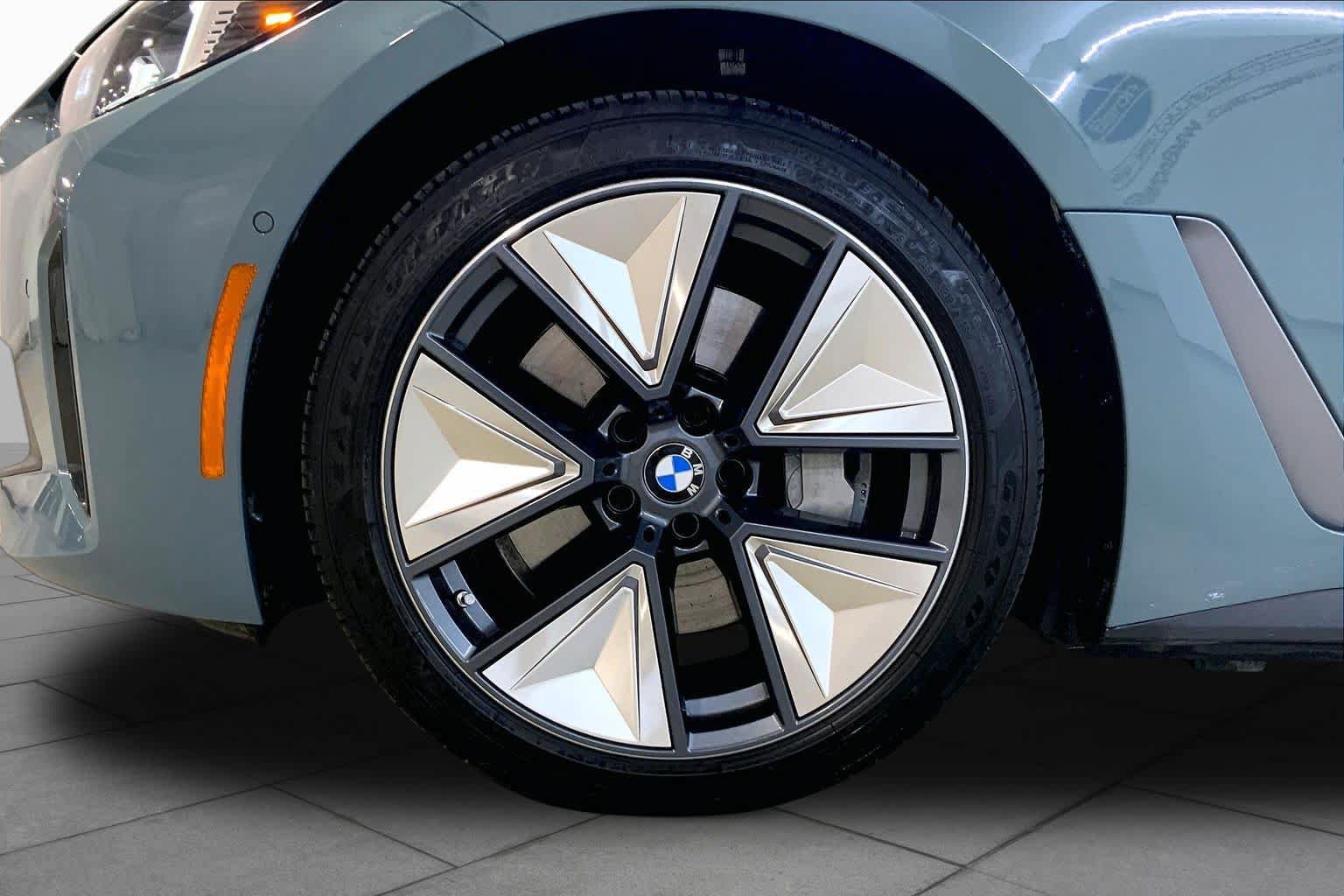 Used 2025 BMW i4 eDrive40 w/ Premium Package RWD image 10