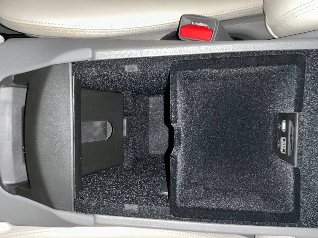 Certified 2025 Cadillac XT6 Premium Luxury w/ LPO, Floor Liner Package AWD/4WD image 26