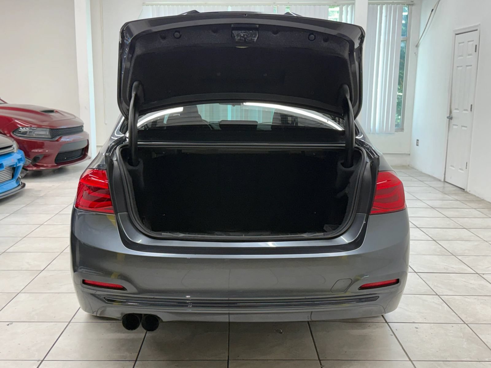 Used 2018 BMW 330i xDrive Sedan AWD/4WD image 15