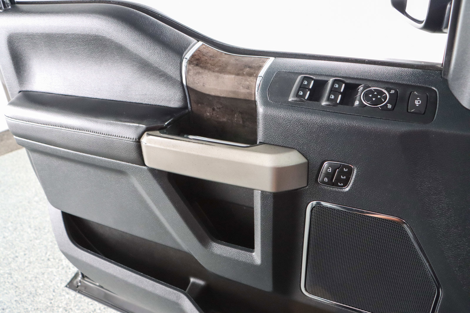 Used 2022 Ford F250 Lariat w/ Lariat Ultimate Package image 23