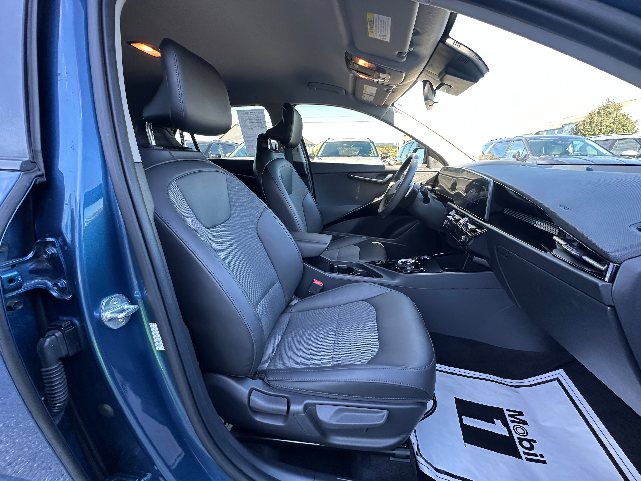 Used 2023 Kia Niro EX w/ EX Cold Weather Package FWD image 19
