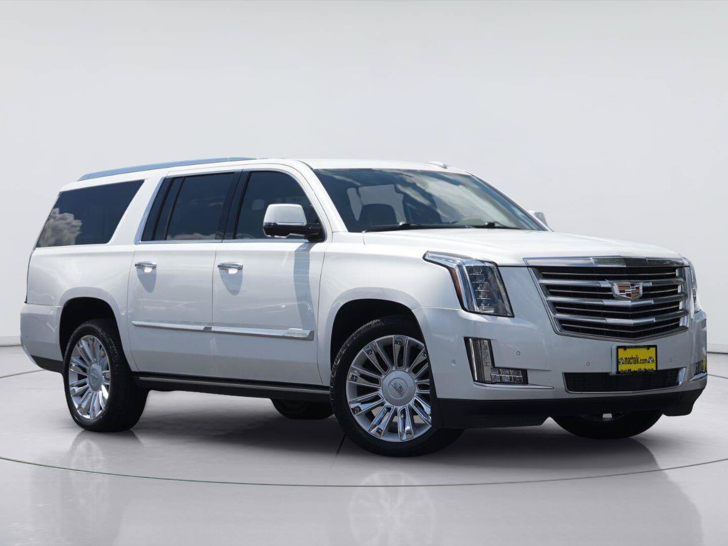 Used 2020 Cadillac Escalade ESV Platinum AWD/4WD image 2