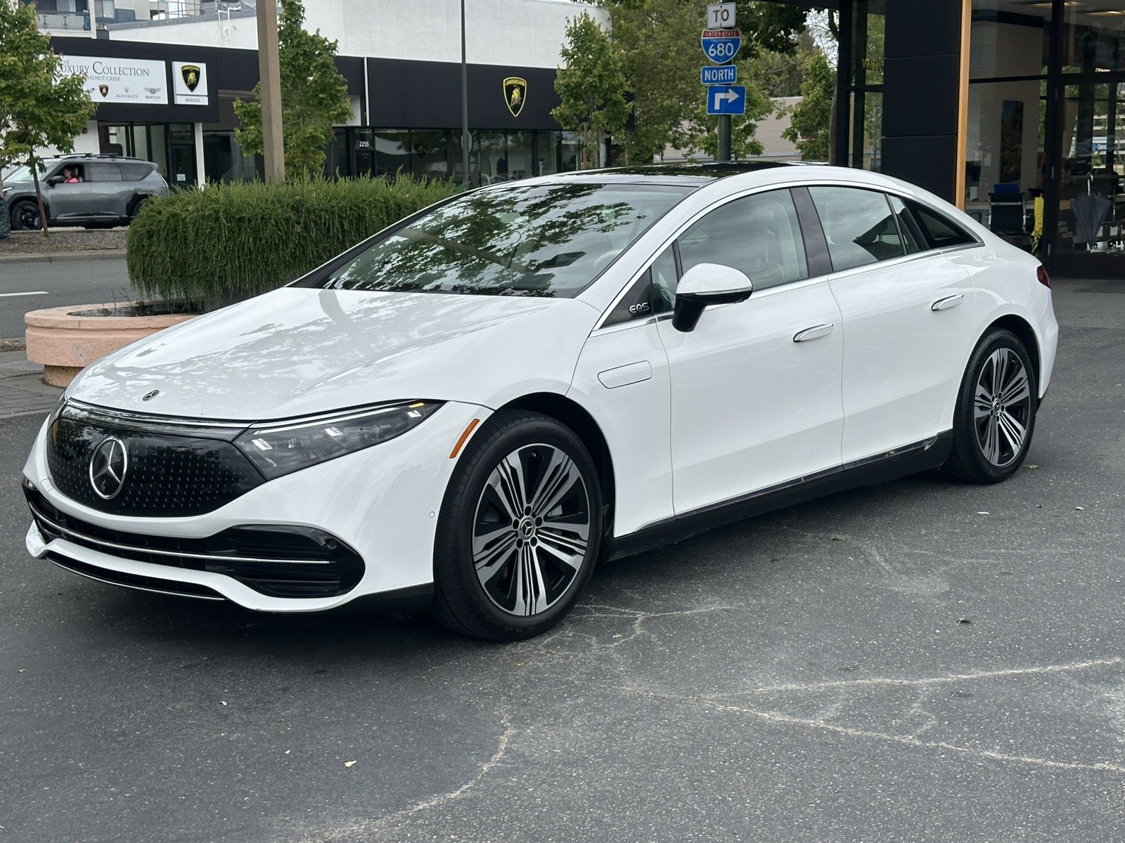 Used 2022 Mercedes-Benz EQS 450+ Sedan image 3