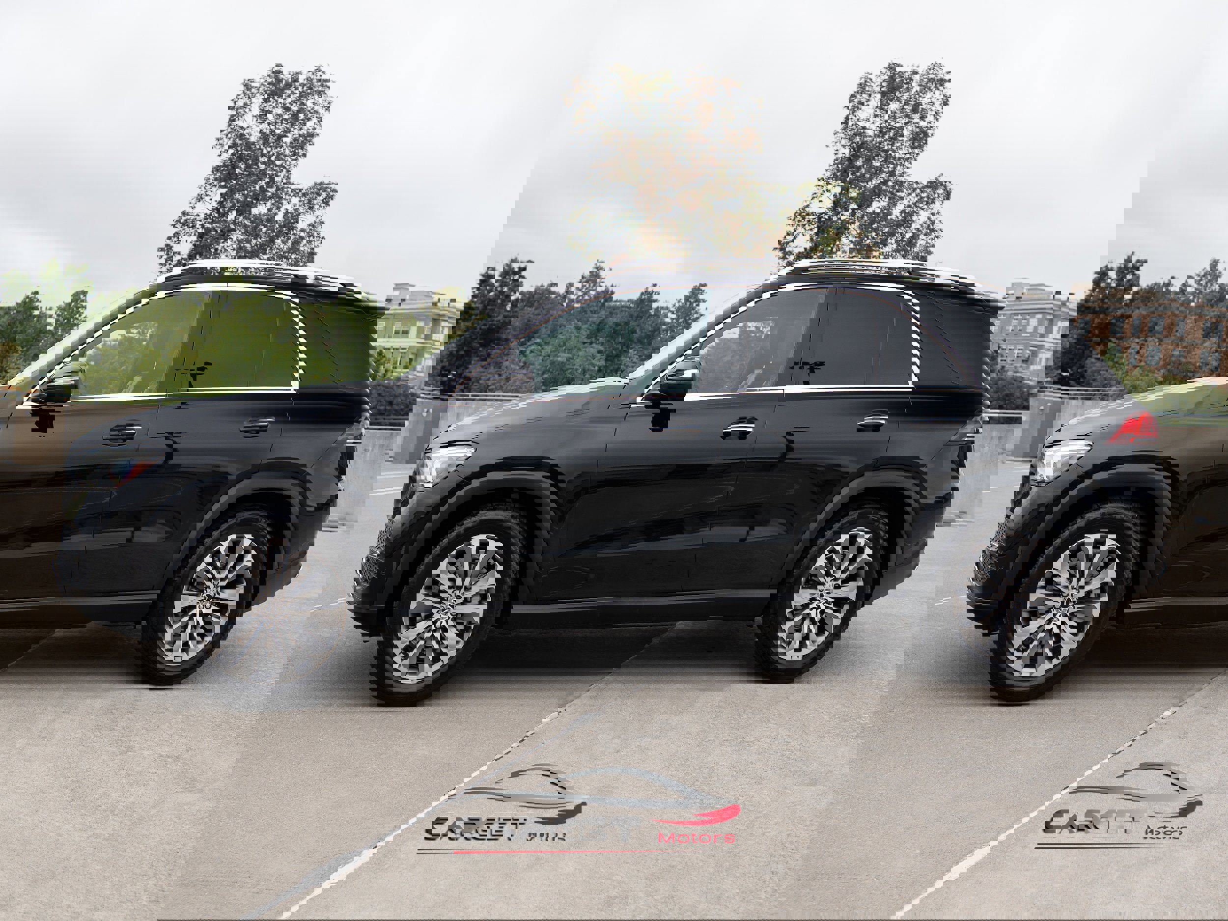 Used 2021 Mercedes-Benz GLE 350 4MATIC w/ Premium Package image 4