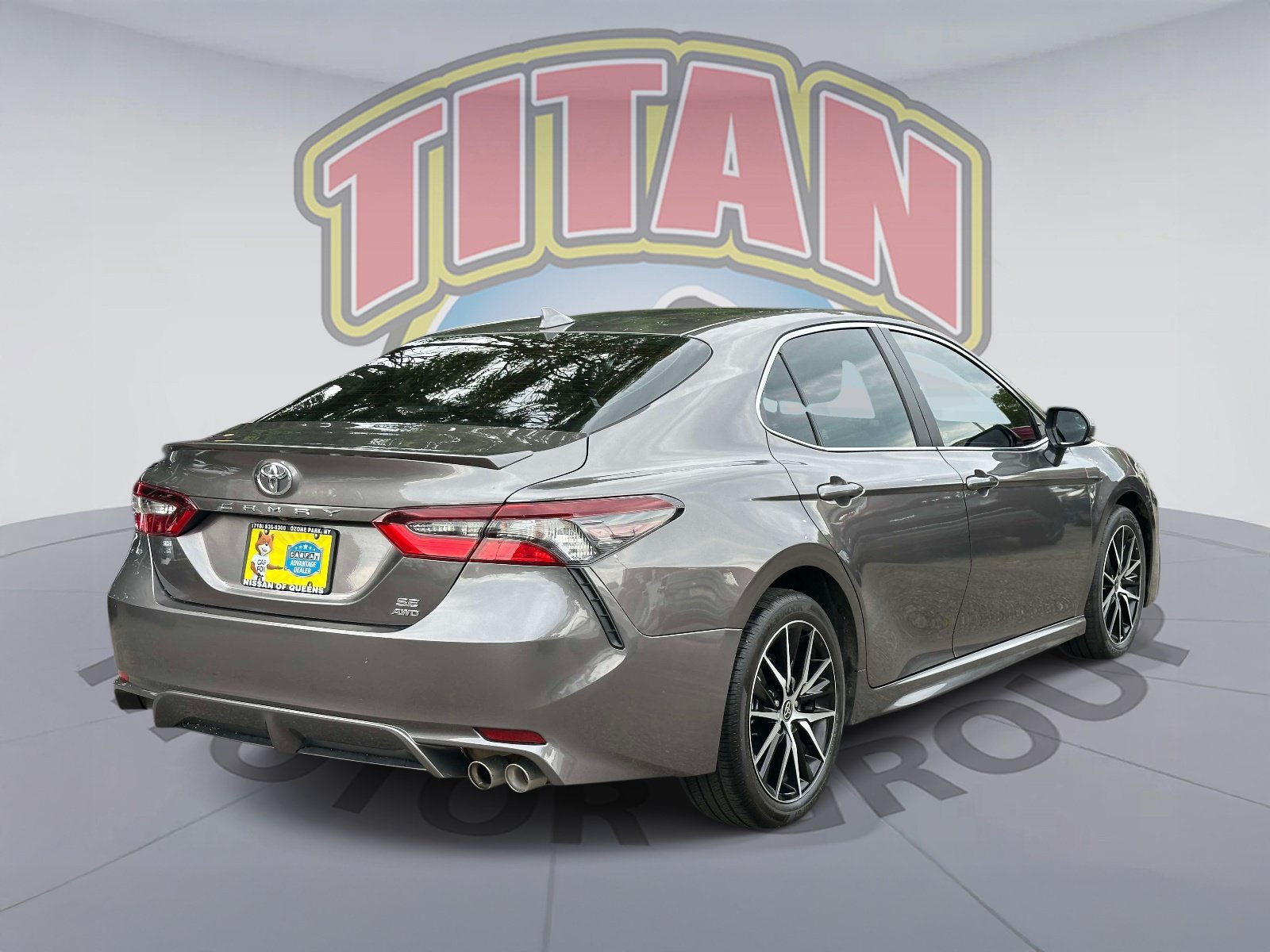 Used 2024 Toyota Camry SE w/ Cold Weather Package AWD/4WD image 3