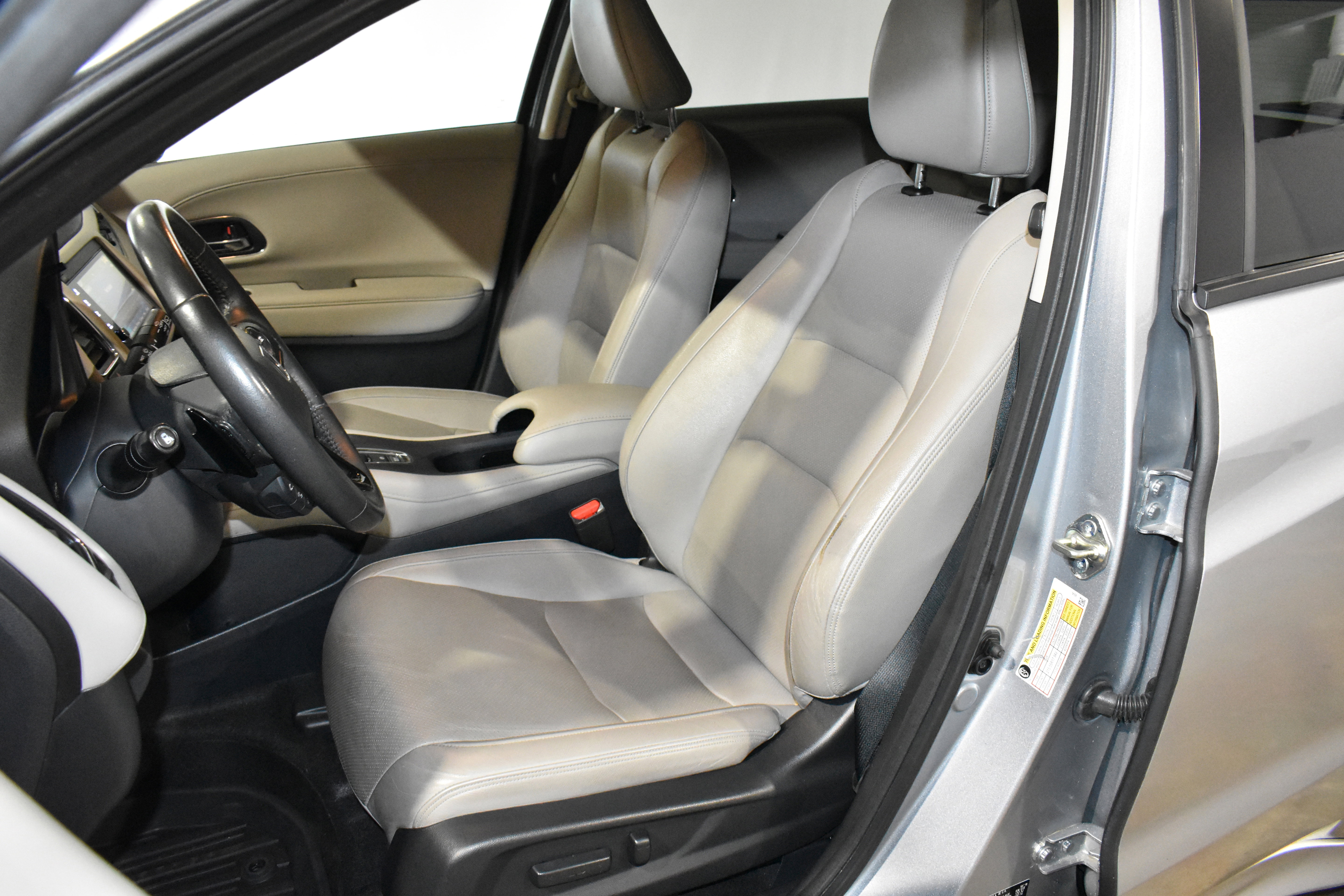 Used 2019 Honda HR-V Touring image 28