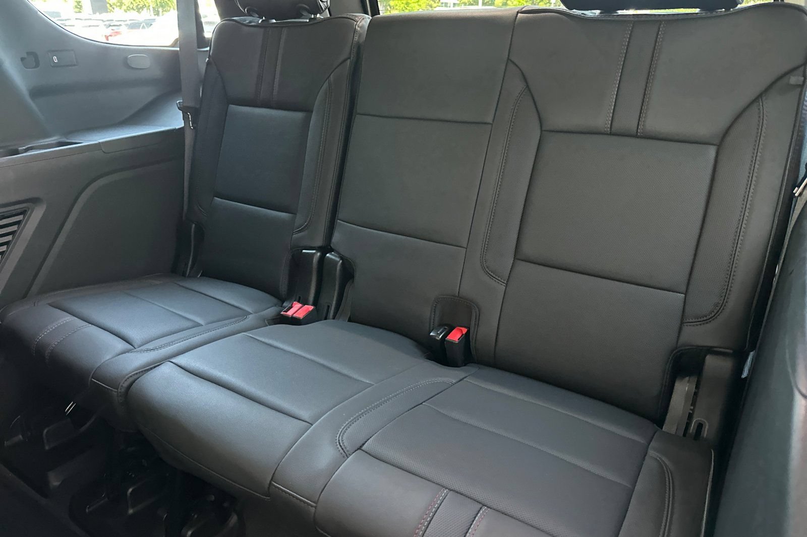 Used 2023 Chevrolet Tahoe RST w/ Luxury Package AWD/4WD image 18