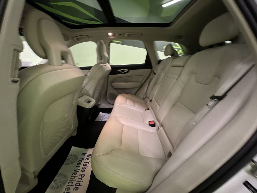 Used 2018 Volvo XC60 T6 Momentum w/ Convenience Package AWD/4WD image 28
