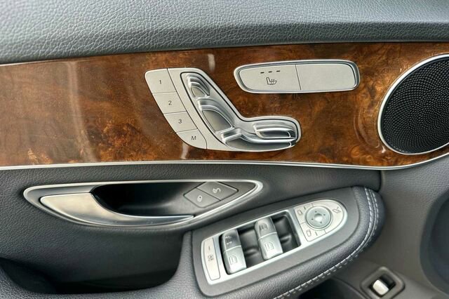 Used 2018 Mercedes-Benz C 300 4MATIC Sedan image 11