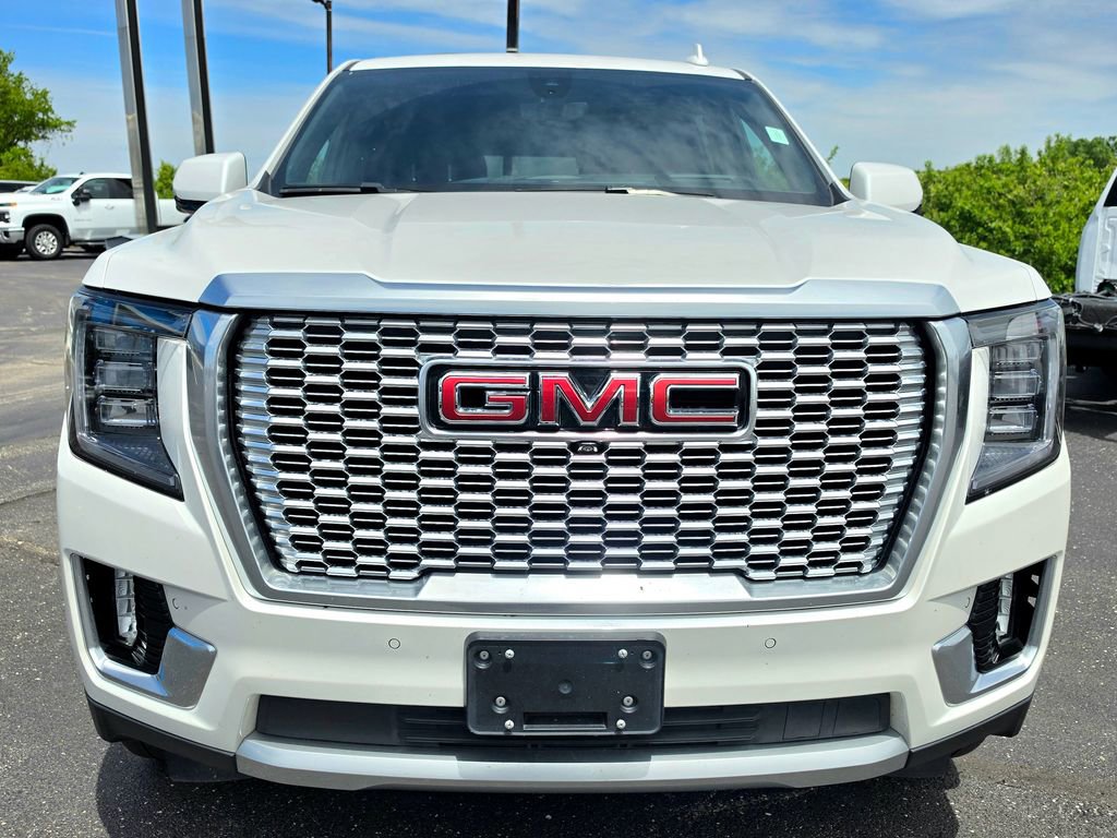 Used 2021 GMC Yukon Denali w/ Denali Premium Package AWD/4WD image 16