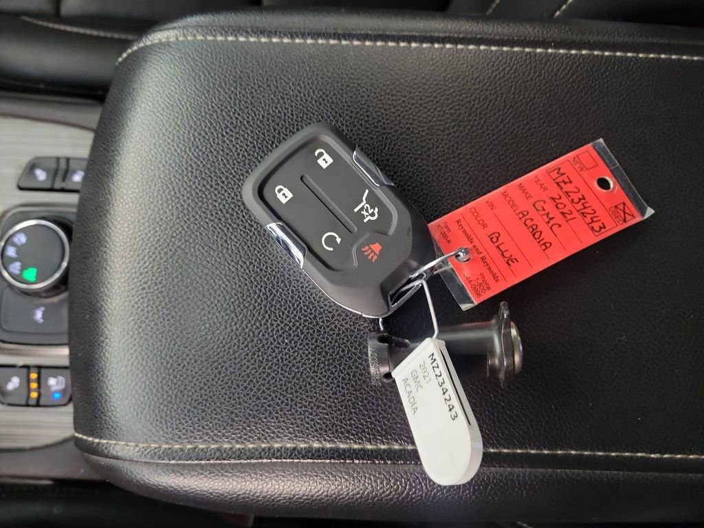 Used 2021 GMC Acadia SLT w/ Technology Package AWD/4WD image 27