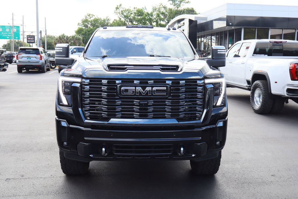 Used 2024 GMC Sierra 2500 Denali Ultimate AWD/4WD image 4