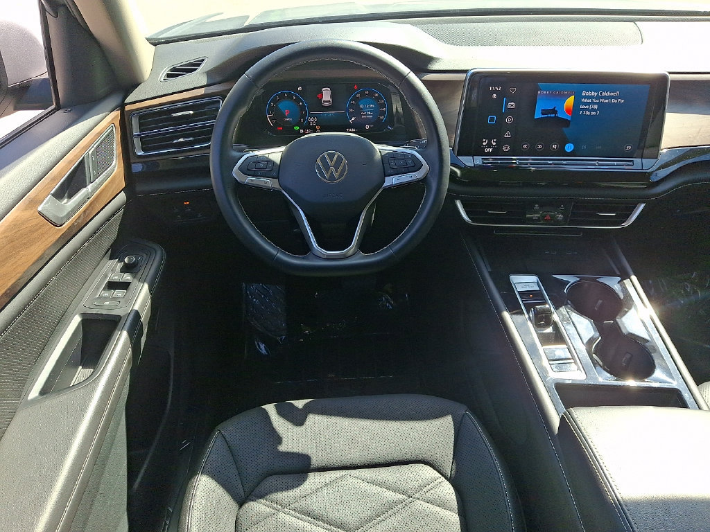 Used 2025 Volkswagen Atlas SE AWD/4WD image 11
