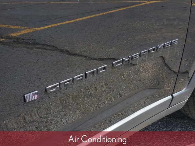 Used 2024 Jeep Grand Cherokee L Altitude AWD/4WD image 7