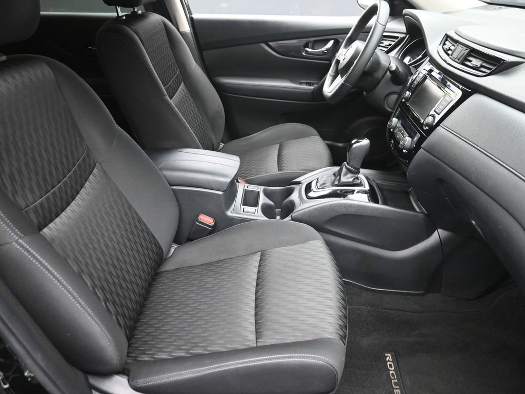 Used 2020 Nissan Rogue SV image 7