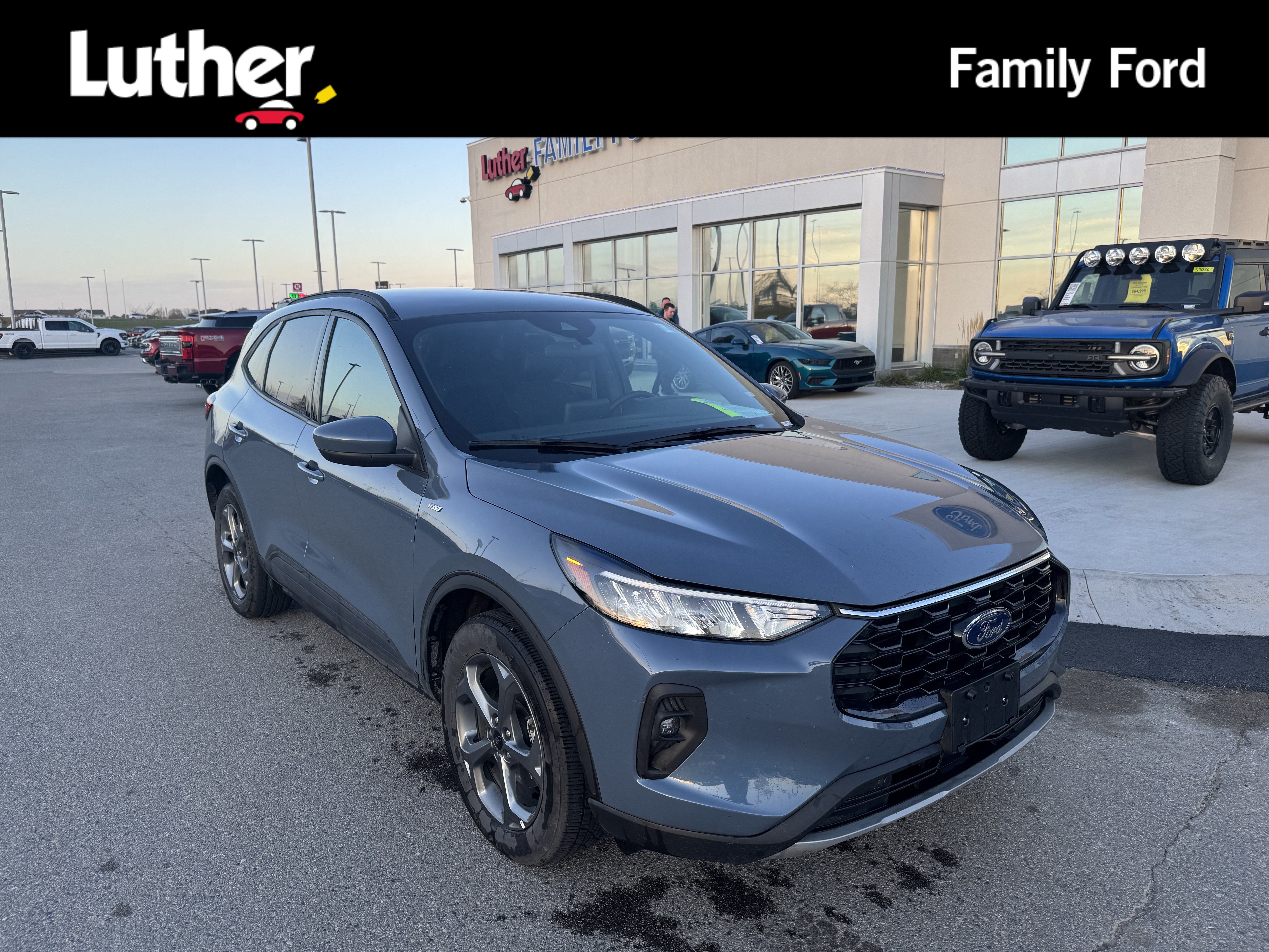Used 2025 Ford Escape ST-Line Select AWD/4WD image 1