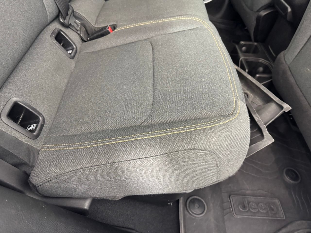 Used 2024 Jeep Gladiator Sport AWD/4WD image 32