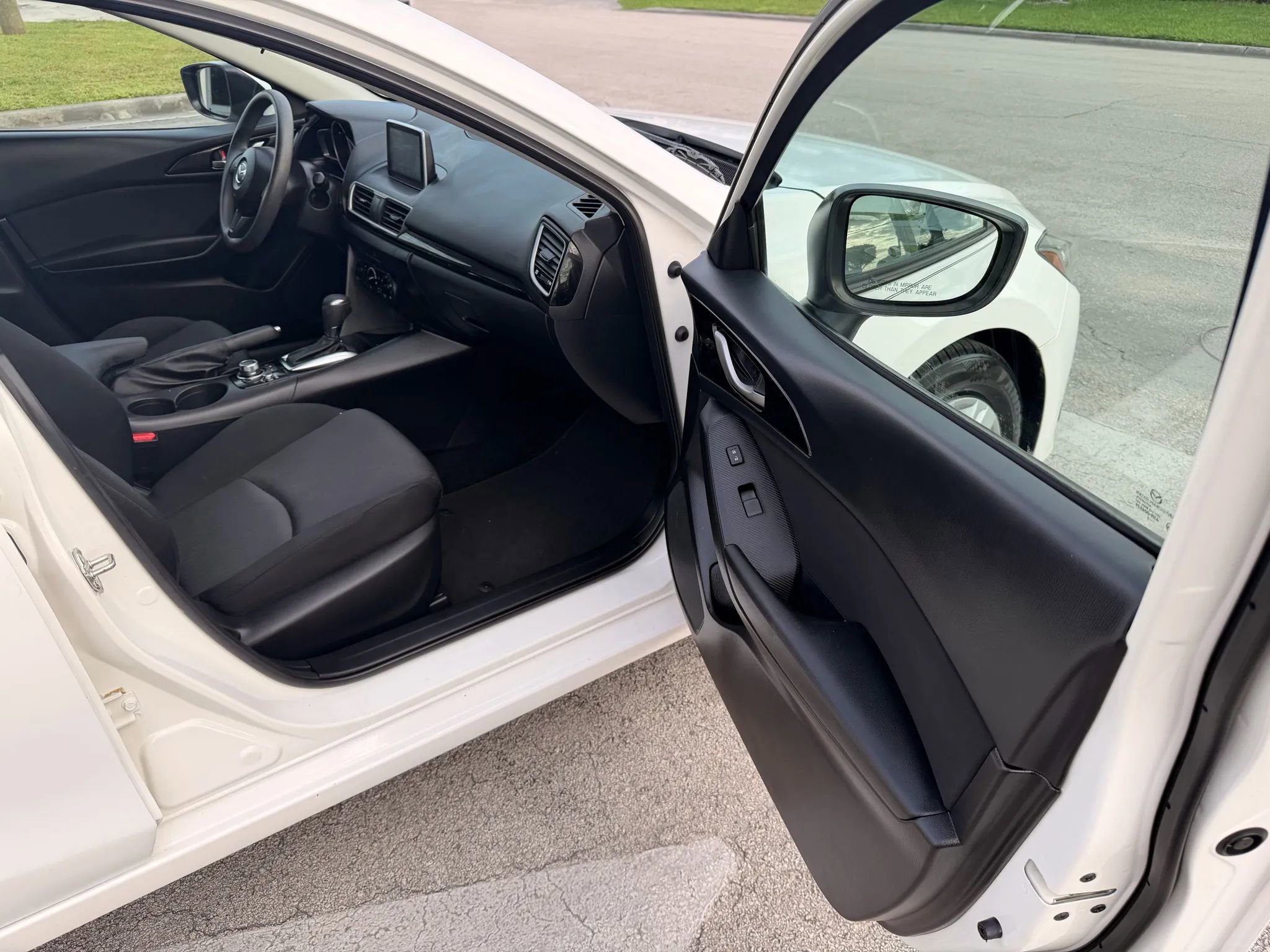 Used 2016 MAZDA MAZDA3 i Sport image 10