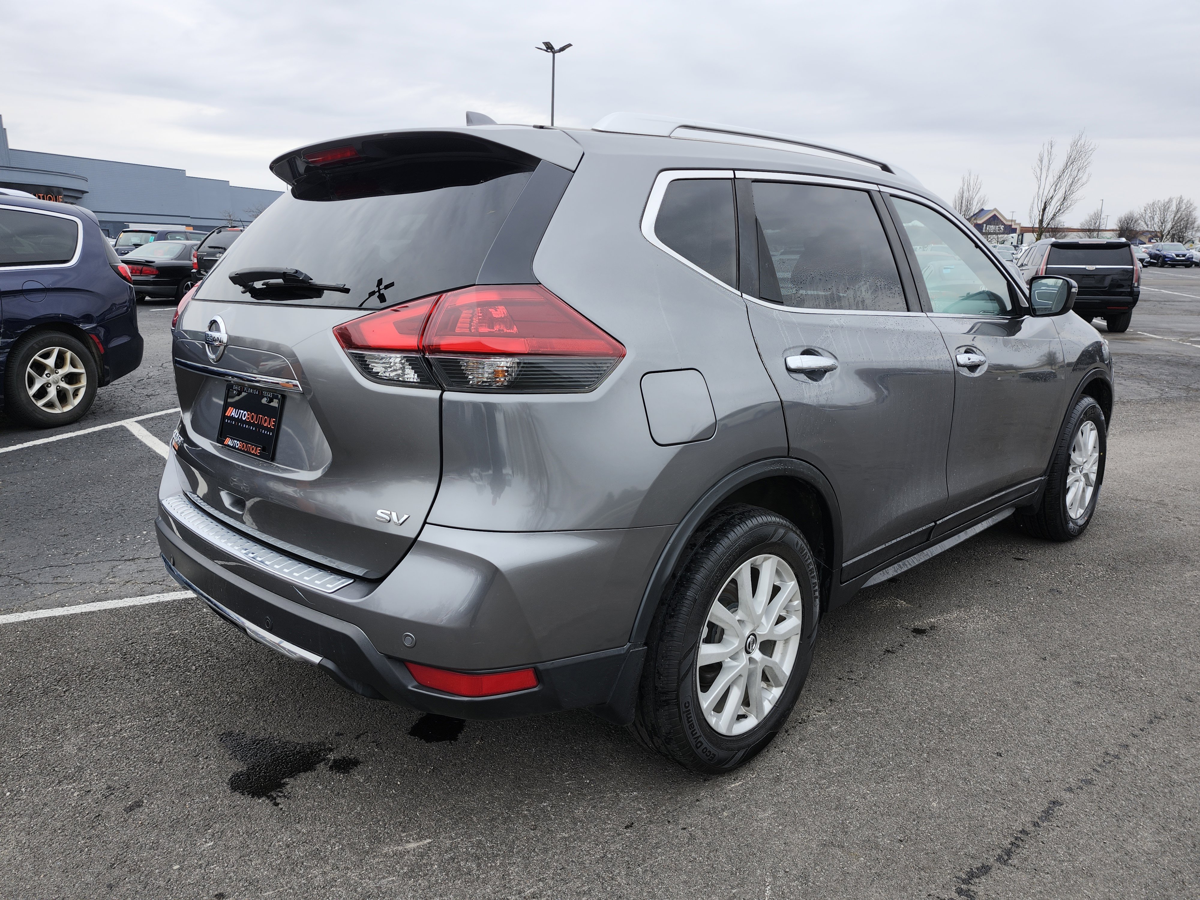 Used 2020 Nissan Rogue SV image 18