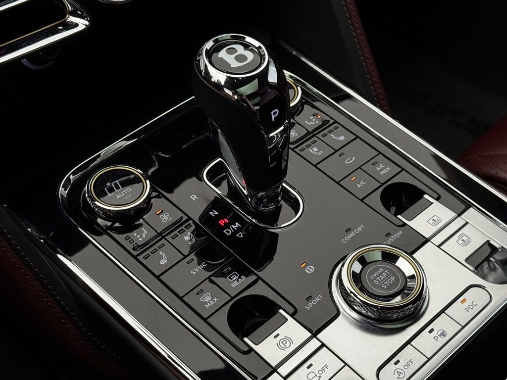 Used 2020 Bentley Flying Spur W12 image 13