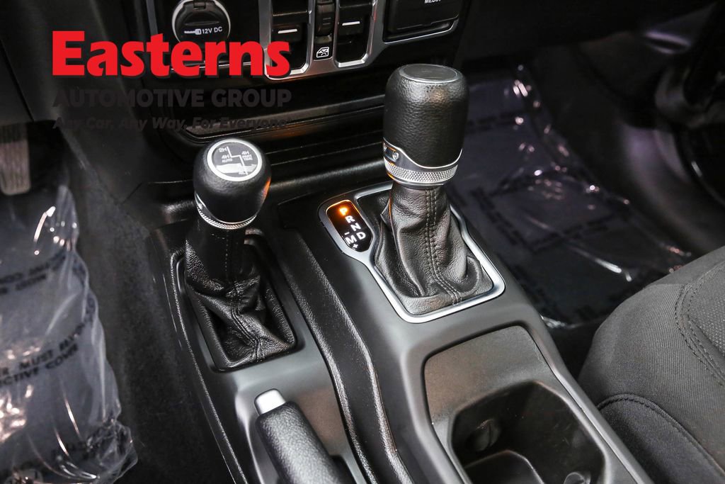 Used 2023 Jeep Wrangler Unlimited w/ Dual Top Group image 13