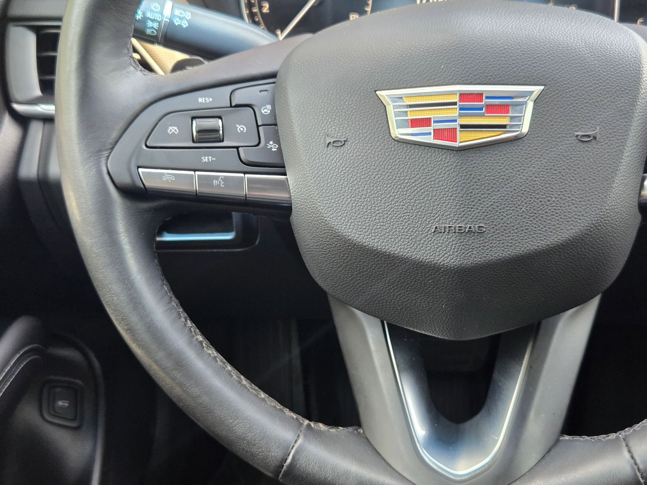 Used 2024 Cadillac CT4 Luxury w/ Cold Weather Package RWD image 21