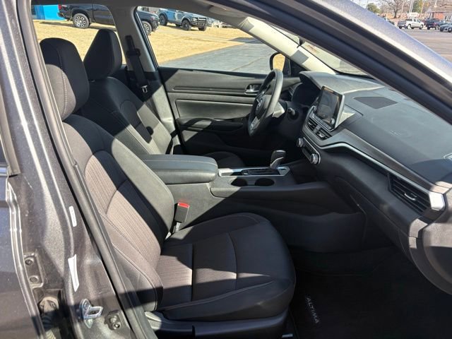 Used 2025 Nissan Altima 2.5 SV image 17