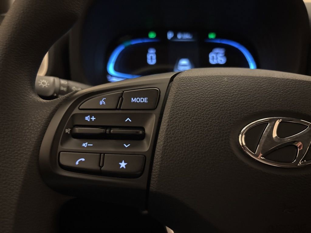 Certified 2026 Hyundai Venue SE image 15