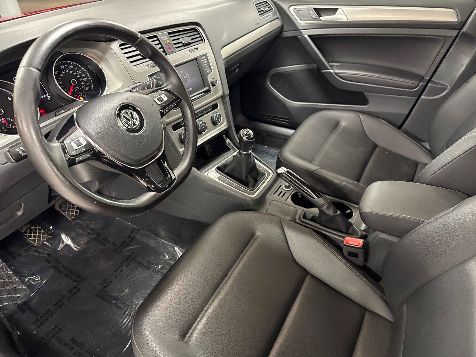Used 2017 Volkswagen Golf S FWD image 9