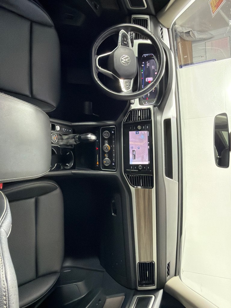 Used 2021 Volkswagen Atlas SEL AWD/4WD image 21