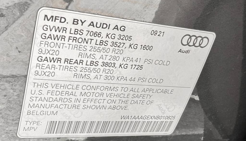 Used 2022 Audi e-tron Premium w/ Convenience Plus Package AWD/4WD image 33