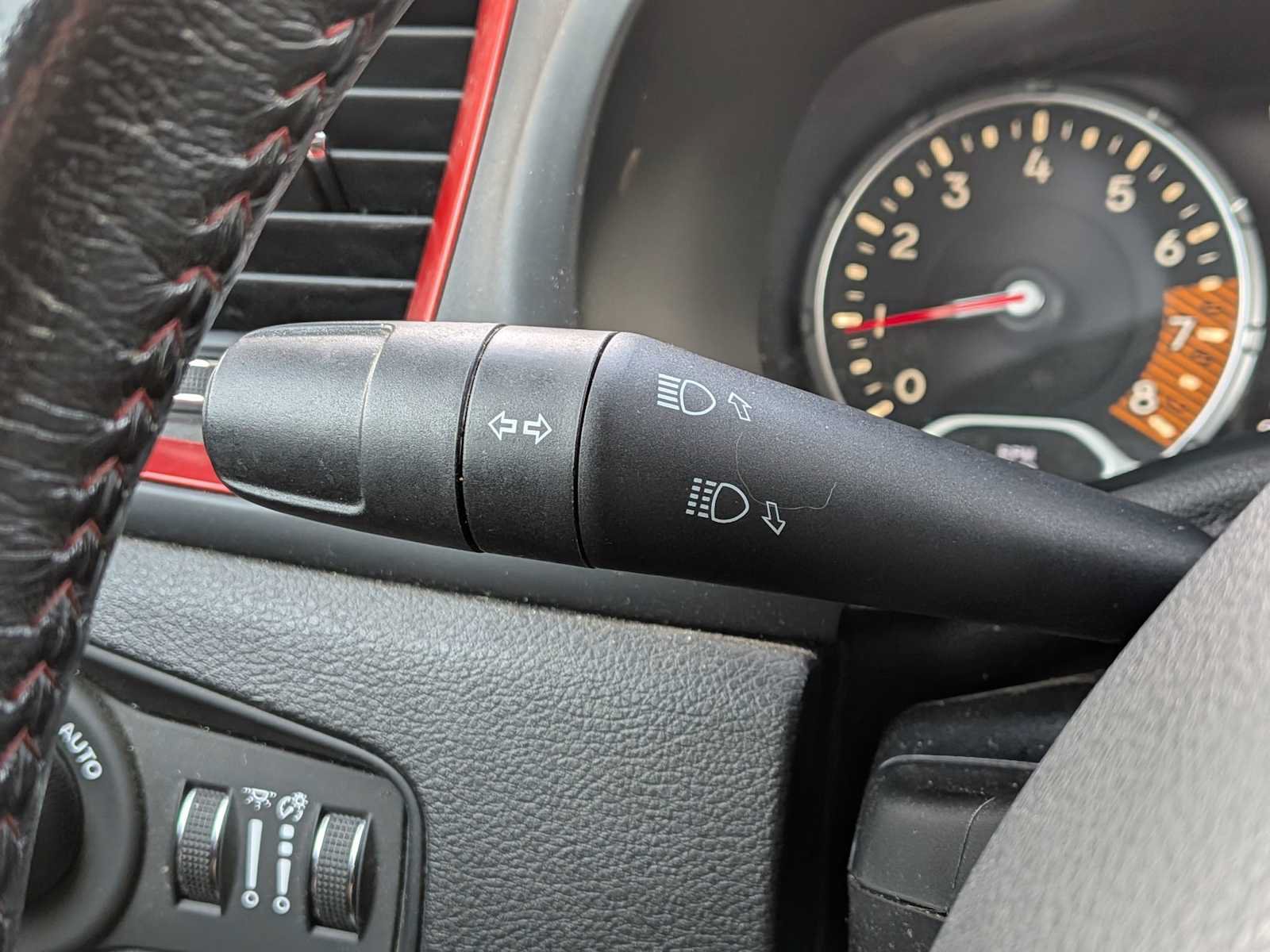 Used 2019 Jeep Renegade Trailhawk AWD/4WD image 25