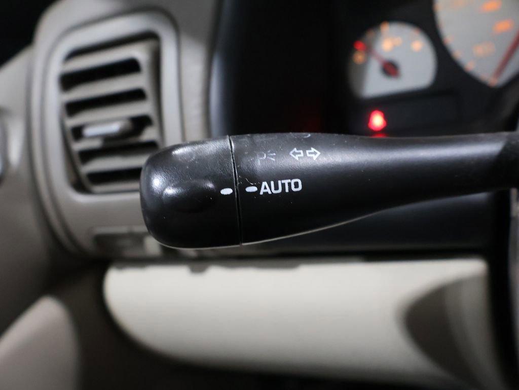 Used 2004 Saturn L-Series L300 image 29