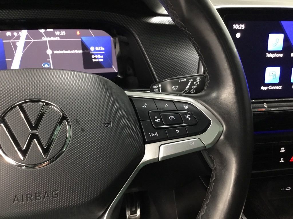 Used 2024 Volkswagen Atlas Cross Sport SEL R-Line AWD/4WD image 16
