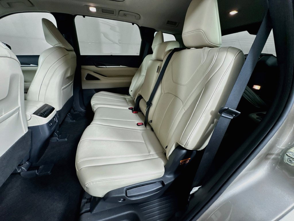 Certified 2024 INFINITI QX60 Sensory w/ Vision Package AWD/4WD image 33