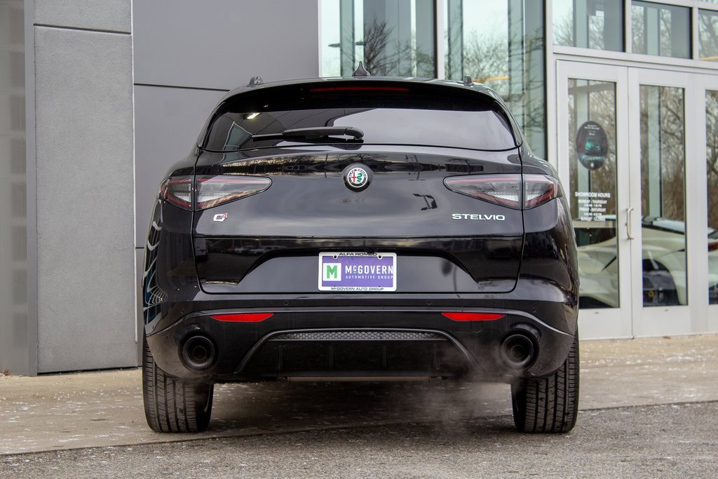 New 2025 Alfa Romeo Stelvio Sprint image 9