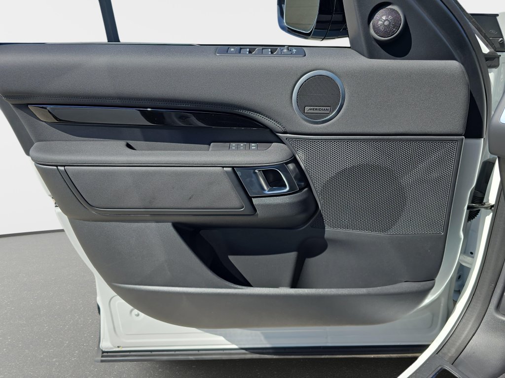 New 2026 Land Rover Discovery S AWD/4WD image 29