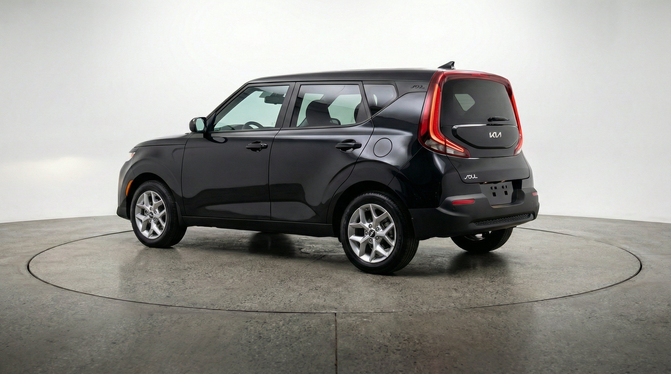 Used 2025 Kia Soul LX w/ LX Technology Package FWD image 6
