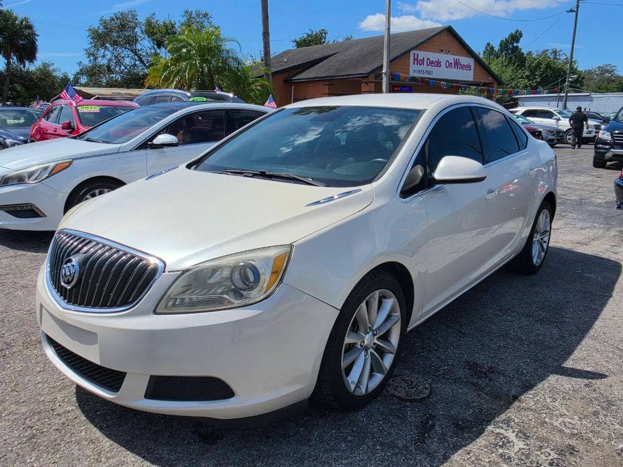 Used 2015 Buick Verano FWD image 1