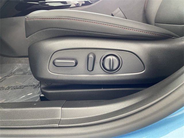 New 2025 Chevrolet Trax RS w/ Sunroof Package image 20