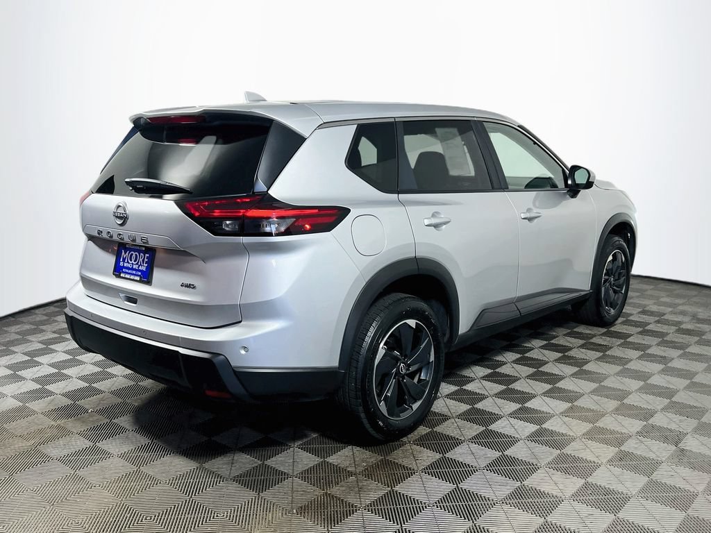 Used 2025 Nissan Rogue SV AWD/4WD image 7
