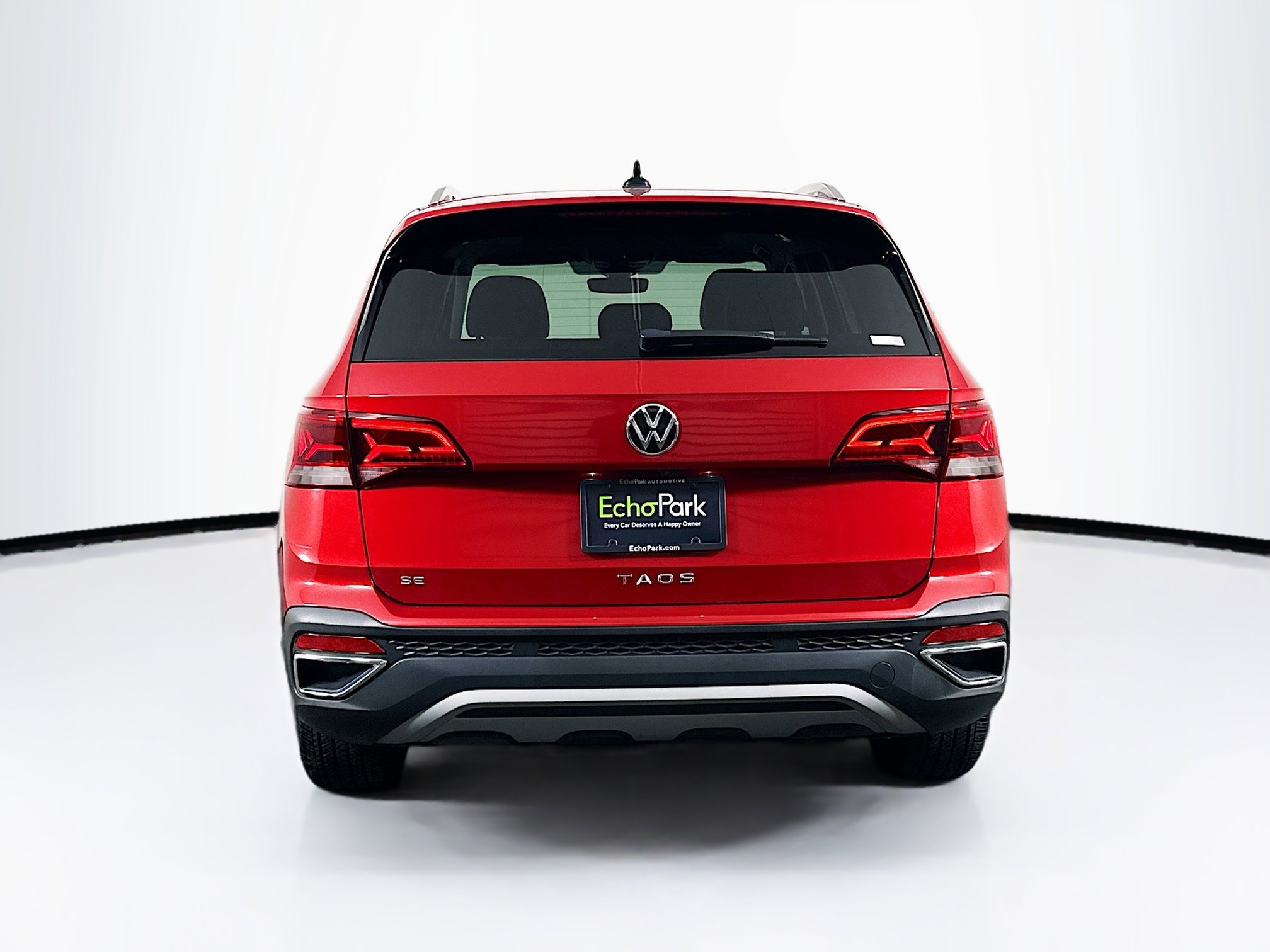 Used 2023 Volkswagen Taos SE w/ Panoramic Sunroof Package FWD image 7